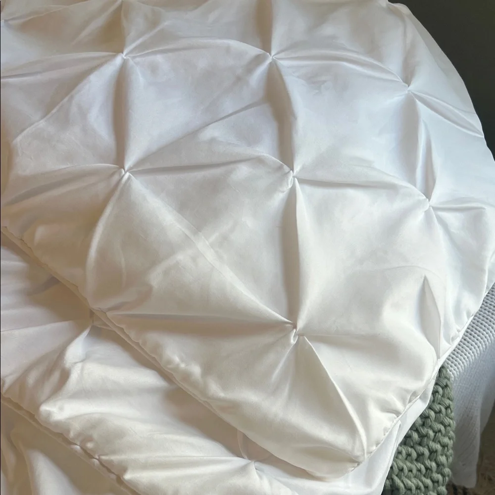 Elegant Pintuck White Comforter Set - Home Bedding